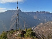 64 Sguardo indietro sul ripido e scosceso percorso di salita